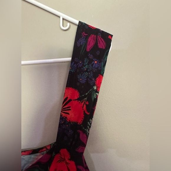 AVA & VIV size 3X Floral BLACK and RED Dress - Picture 6 of 10